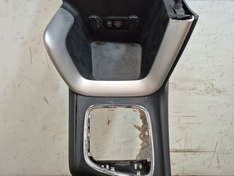 Recambio de consola central trasera para kia cee´d (jd) 1.4 crdi 90 referencia OEM IAM   