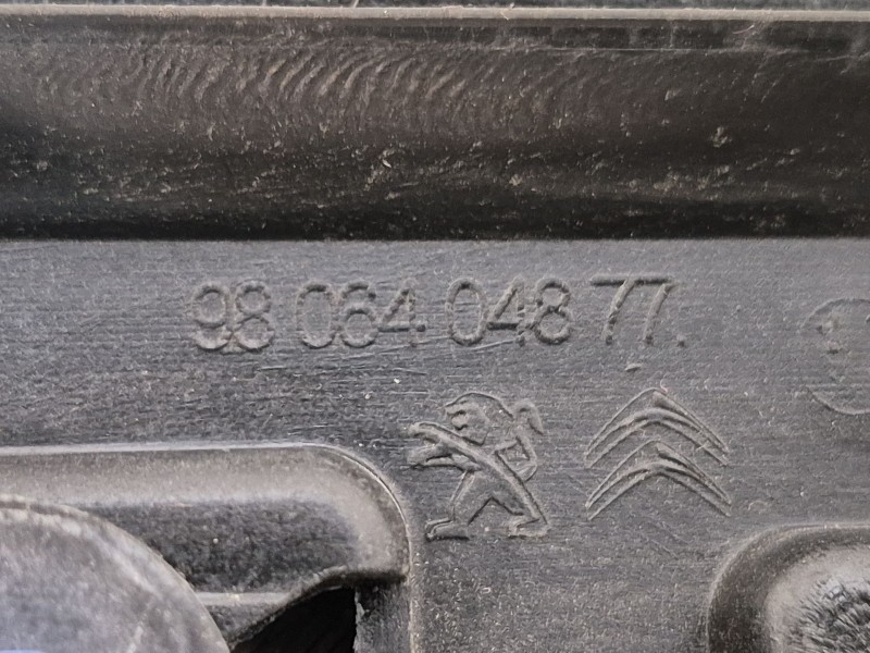 Recambio de molduras traseras para peugeot 2008 i (cu_) 1.6 hdi referencia OEM IAM   