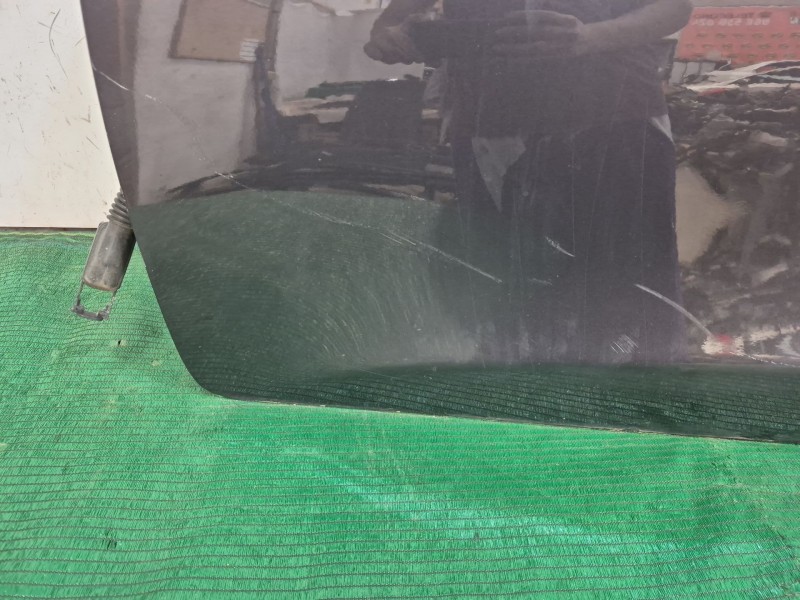 Recambio de puerta delantera izquierda para kia cee´d (jd) 1.4 crdi 90 referencia OEM IAM   