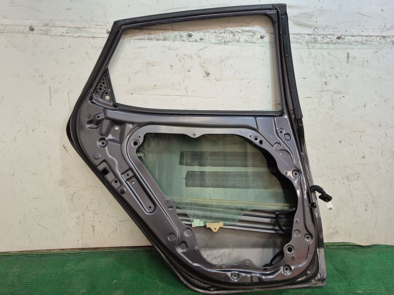 Recambio de puerta trasera izquierda para kia cee´d (jd) 1.4 crdi 90 referencia OEM IAM   