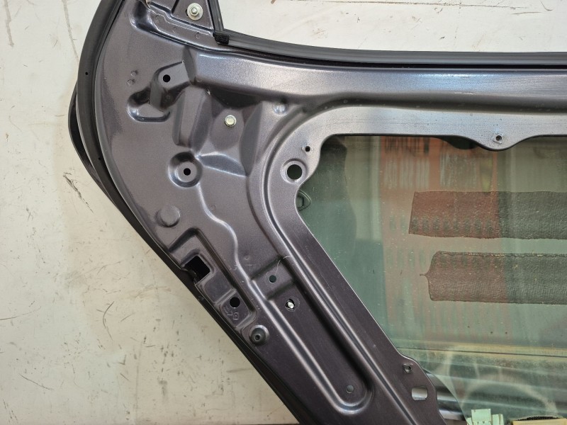 Recambio de puerta trasera izquierda para kia cee´d (jd) 1.4 crdi 90 referencia OEM IAM   