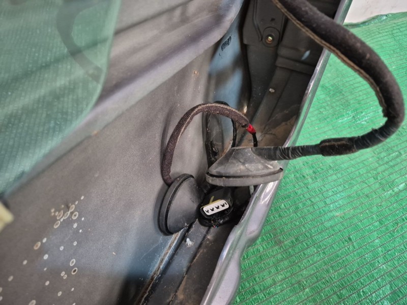 Recambio de puerta trasera izquierda para kia cee´d (jd) 1.4 crdi 90 referencia OEM IAM   