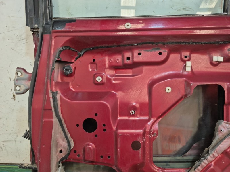 Recambio de puerta trasera derecha para mitsubishi montero (v60/v70) referencia OEM IAM   