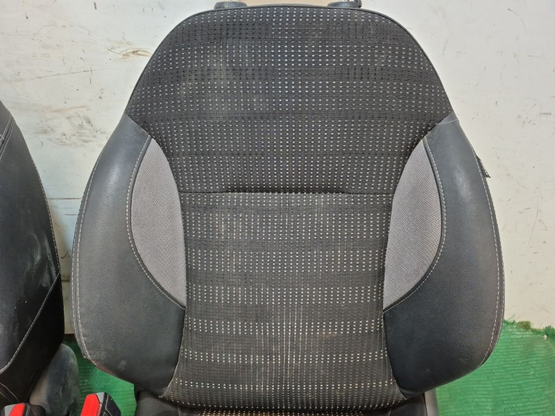 Recambio de asientos delanteros para peugeot 2008 i (cu_) 1.6 hdi referencia OEM IAM   