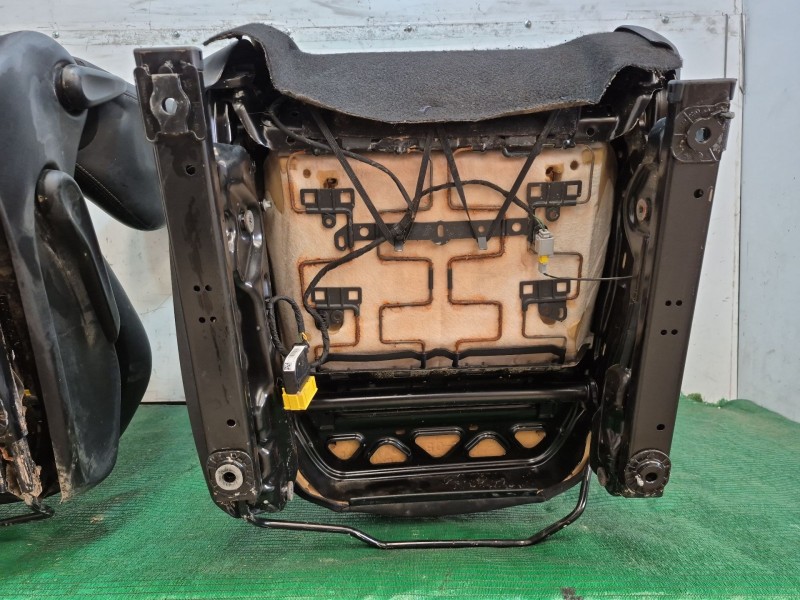 Recambio de asientos delanteros para peugeot 2008 i (cu_) 1.6 hdi referencia OEM IAM   