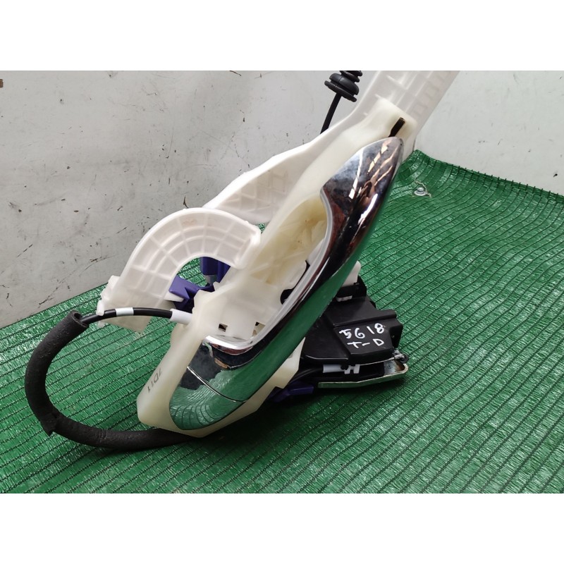 Recambio de cerradura puerta trasera derecha para kia carens iv 1.7 crdi referencia OEM IAM   