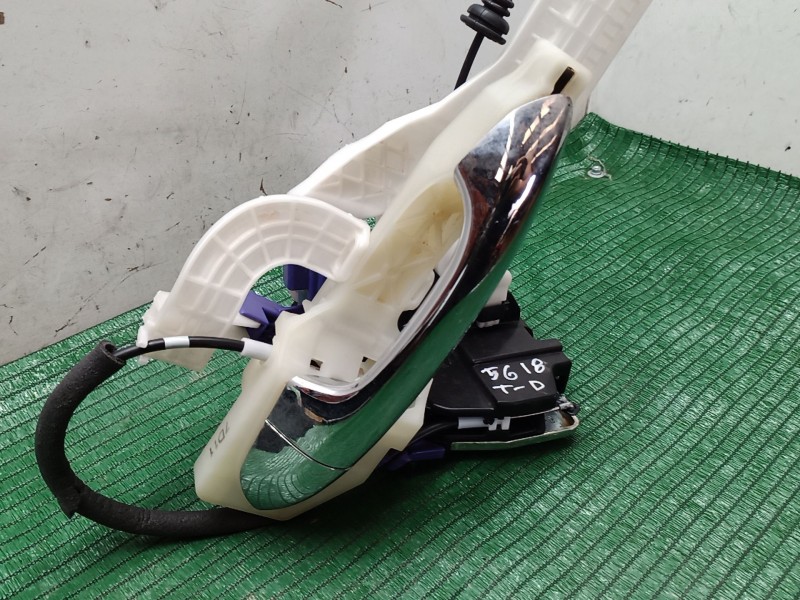 Recambio de cerradura puerta trasera derecha para kia carens iv 1.7 crdi referencia OEM IAM   