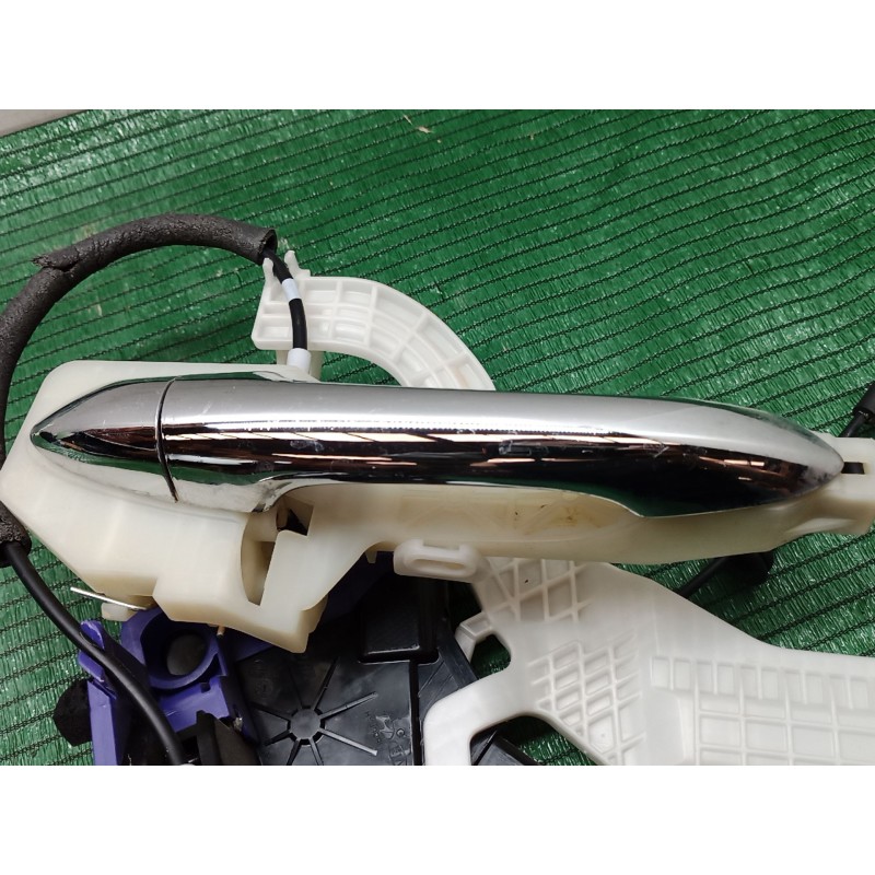 Recambio de cerradura puerta trasera derecha para kia carens iv 1.7 crdi referencia OEM IAM   