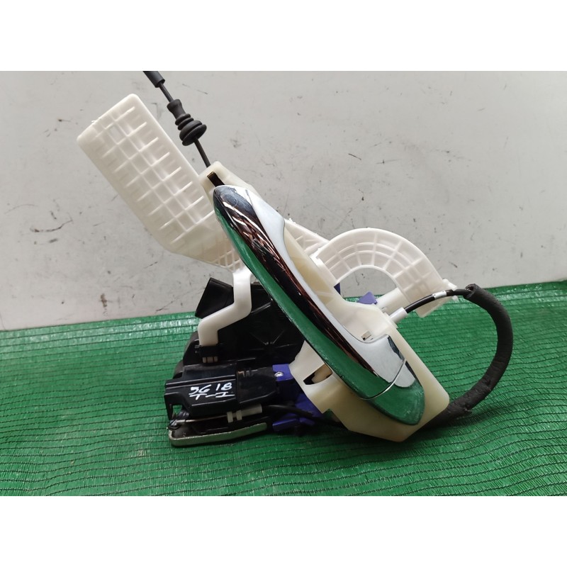 Recambio de cerradura puerta trasera izquierda para kia carens iv 1.7 crdi referencia OEM IAM 81410A4030 81410A4030 81410A4030