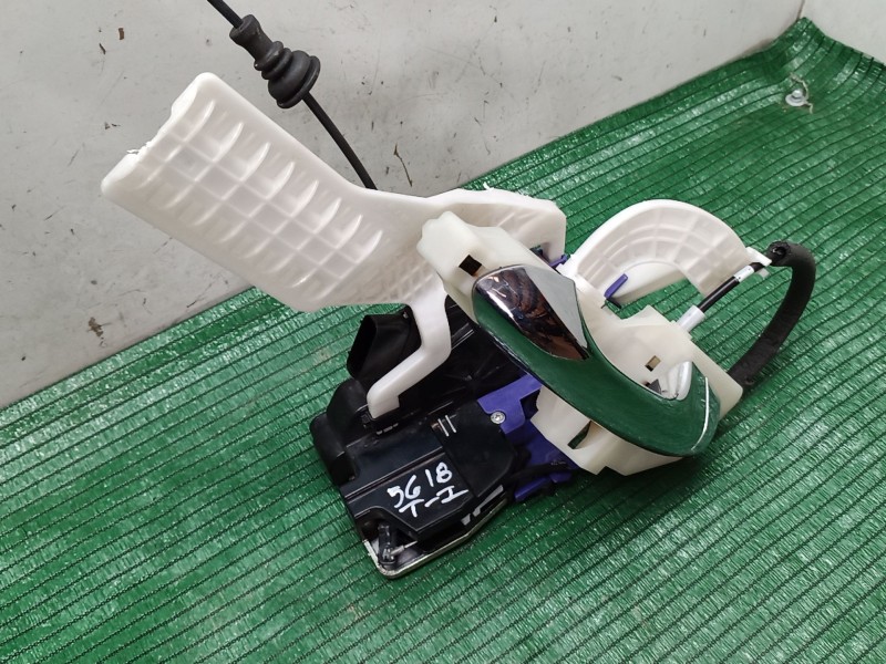 Recambio de cerradura puerta trasera izquierda para kia carens iv 1.7 crdi referencia OEM IAM 81410A4030 81410A4030 81410A4030