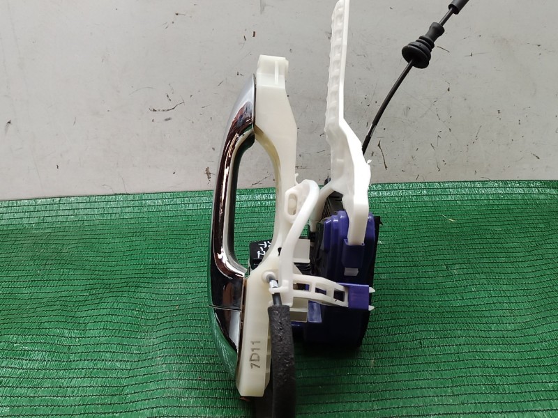 Recambio de cerradura puerta trasera izquierda para kia carens iv 1.7 crdi referencia OEM IAM 81410A4030 81410A4030 81410A4030