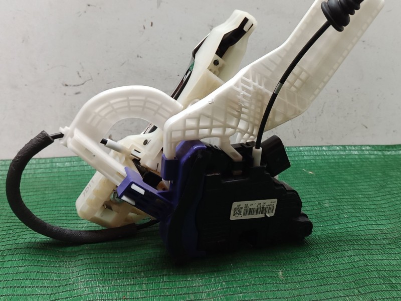 Recambio de cerradura puerta trasera izquierda para kia carens iv 1.7 crdi referencia OEM IAM 81410A4030 81410A4030 81410A4030