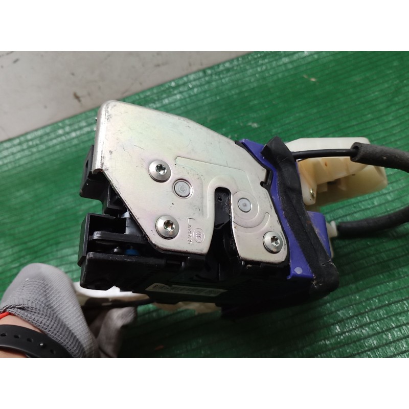 Recambio de cerradura puerta trasera izquierda para kia carens iv 1.7 crdi referencia OEM IAM 81410A4030 81410A4030 81410A4030
