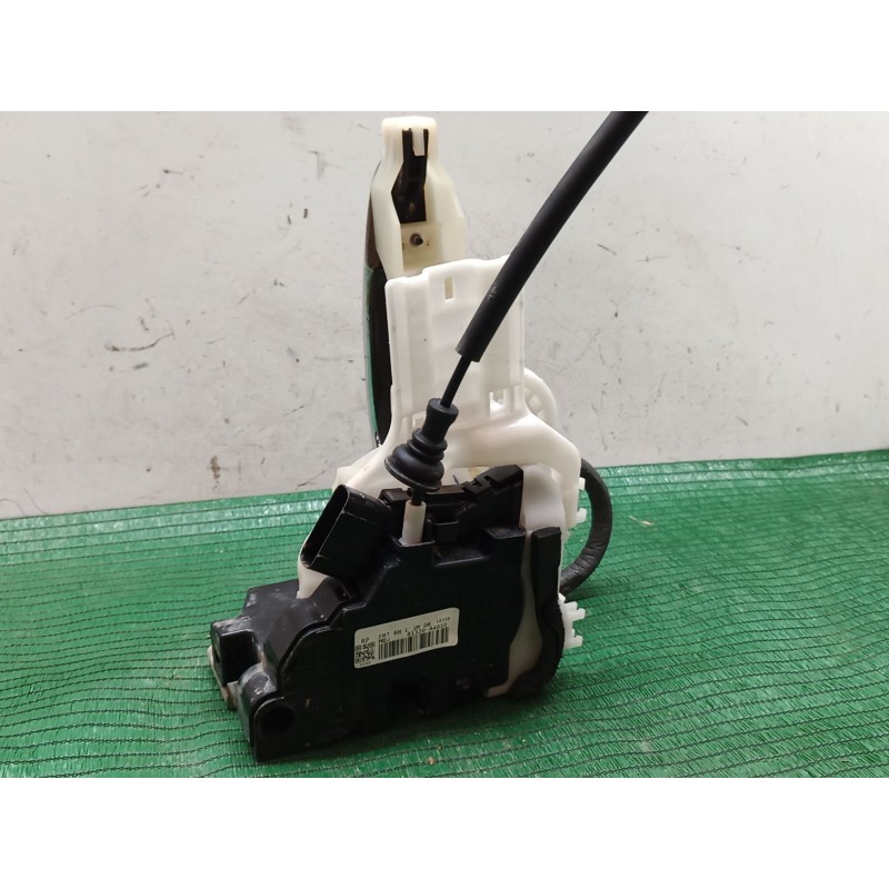 Recambio de cerradura puerta delantera derecha para kia carens iv 1.7 crdi referencia OEM IAM   