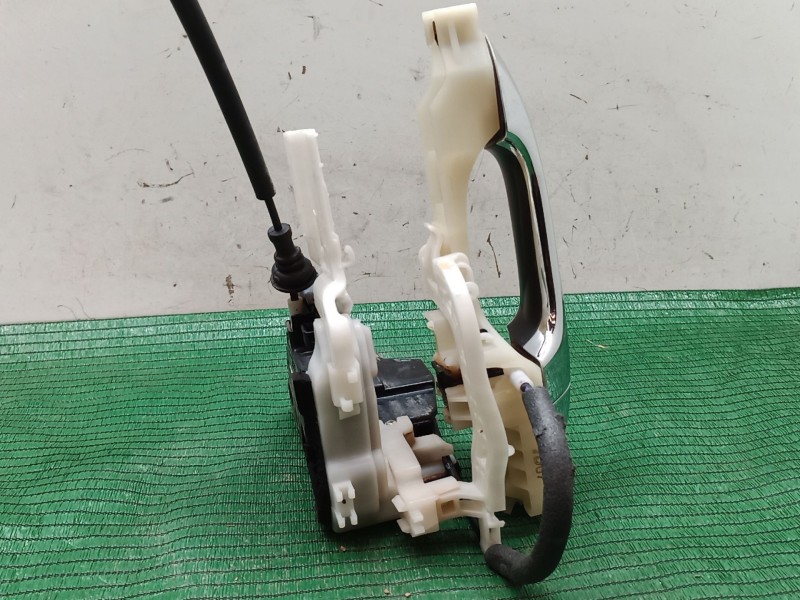 Recambio de cerradura puerta delantera derecha para kia carens iv 1.7 crdi referencia OEM IAM   