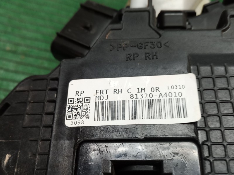 Recambio de cerradura puerta delantera derecha para kia carens iv 1.7 crdi referencia OEM IAM   