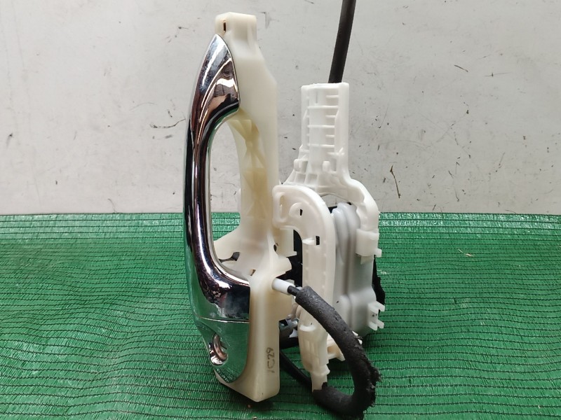 Recambio de cerradura puerta delantera izquierda para kia carens iv 1.7 crdi referencia OEM IAM   