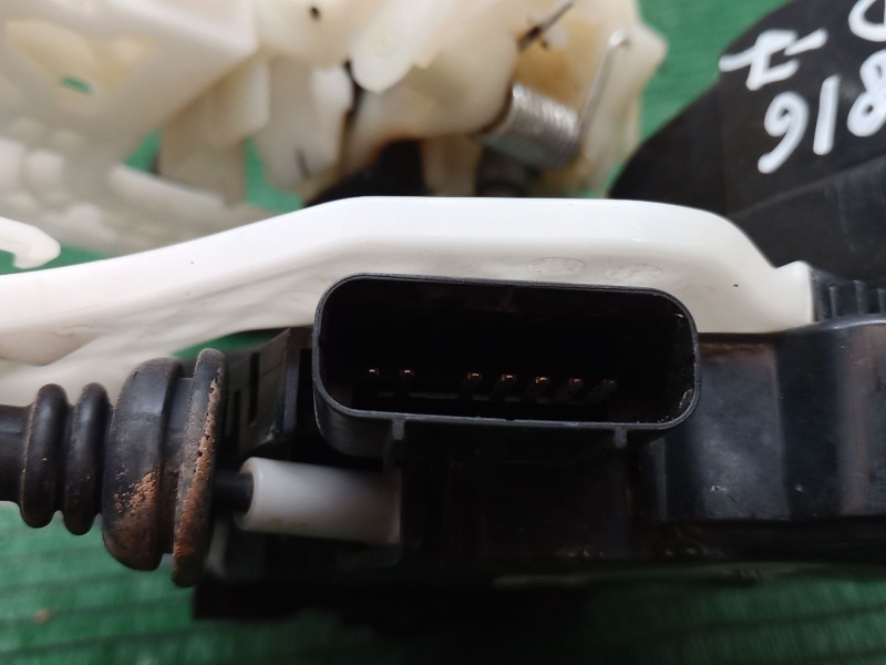 Recambio de cerradura puerta delantera izquierda para kia carens iv 1.7 crdi referencia OEM IAM   