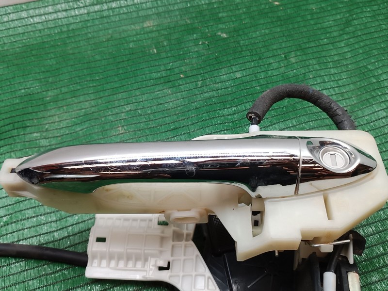 Recambio de cerradura puerta delantera izquierda para kia carens iv 1.7 crdi referencia OEM IAM   