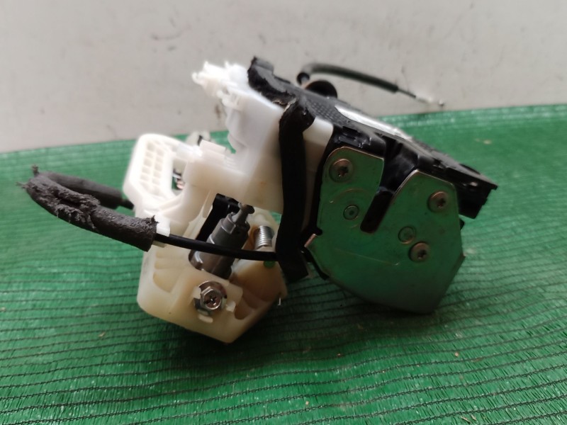 Recambio de cerradura puerta delantera izquierda para kia carens iv 1.7 crdi referencia OEM IAM   