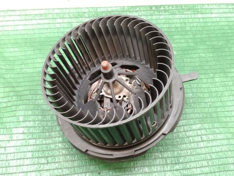 Recambio de motor calefaccion para audi q3 (8ub, 8ug) 2.0 tdi referencia OEM IAM   