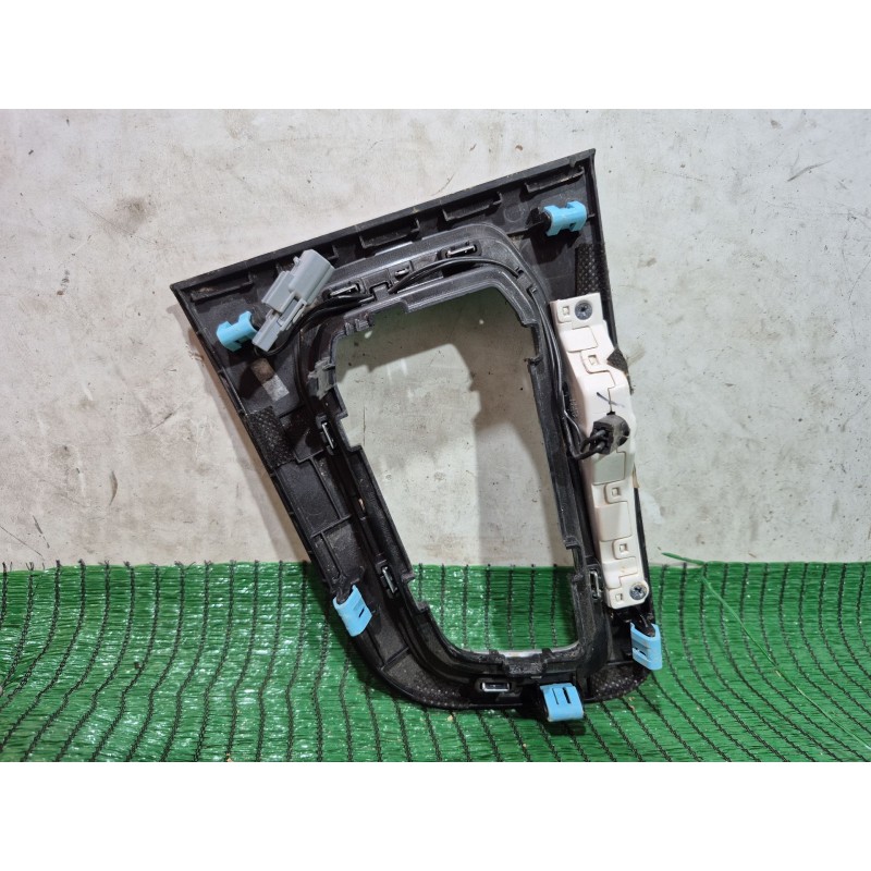 Recambio de guarnecidos palanca cambio para renault arkana i (lcm_, ldn_) 1.3 tce 140 (ldn0) referencia OEM IAM   