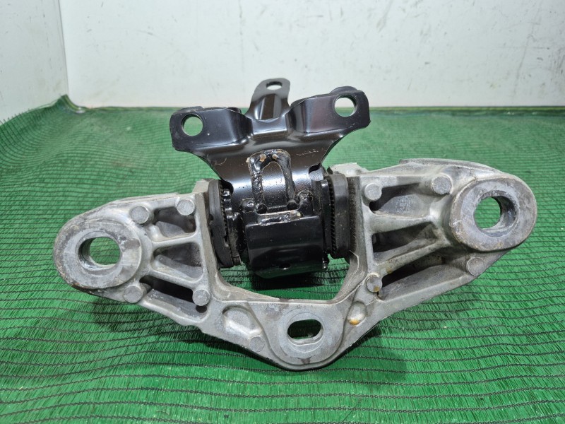 Recambio de soporte motor para ssangyong tivoli grand 1.5 t-gdi referencia OEM IAM   