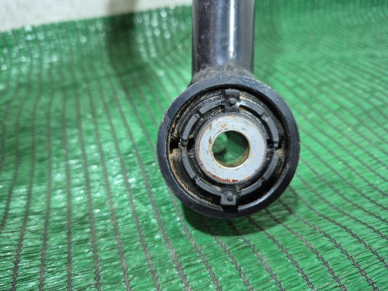 Recambio de tirante trasero derecho para mazda 3 (bm, bn) 2.0 referencia OEM IAM K1442 K1442 K1442