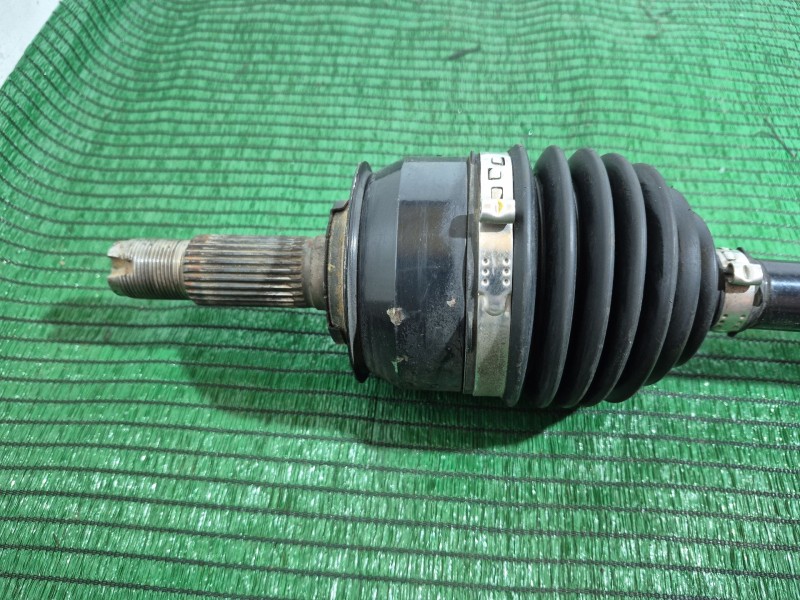 Recambio de transmision delantera izquierda para ssangyong tivoli 1.6 referencia OEM IAM 4130035000 4130035000 4130035000