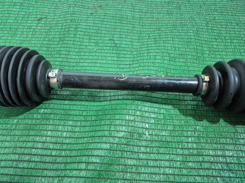 Recambio de transmision delantera izquierda para ssangyong tivoli 1.6 referencia OEM IAM 4130035000 4130035000 4130035000