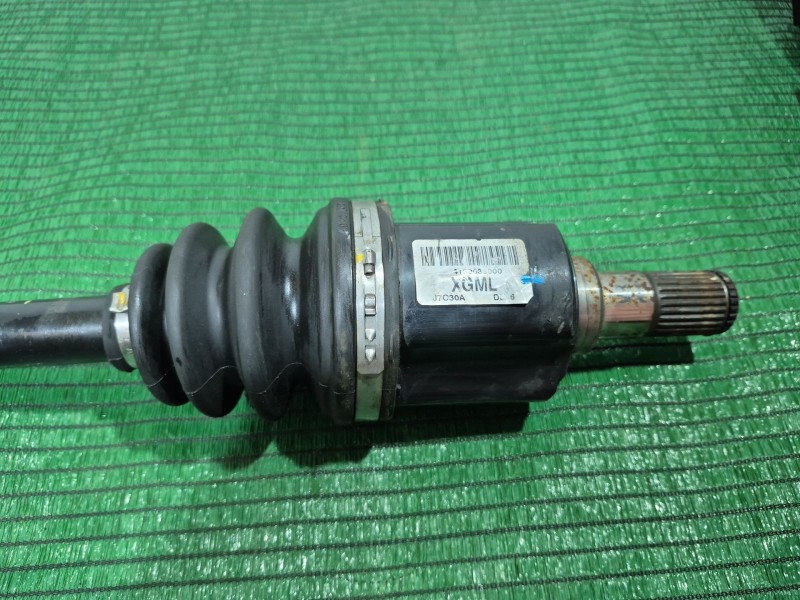 Recambio de transmision delantera izquierda para ssangyong tivoli 1.6 referencia OEM IAM 4130035000 4130035000 4130035000