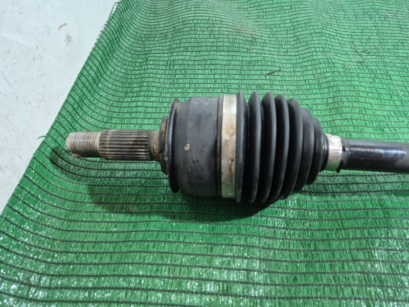 Recambio de transmision delantera izquierda para ssangyong tivoli 1.6 referencia OEM IAM 4130035000 4130035000 4130035000