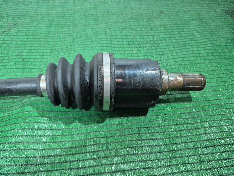 Recambio de transmision delantera izquierda para ssangyong tivoli 1.6 referencia OEM IAM 4130035000 4130035000 4130035000