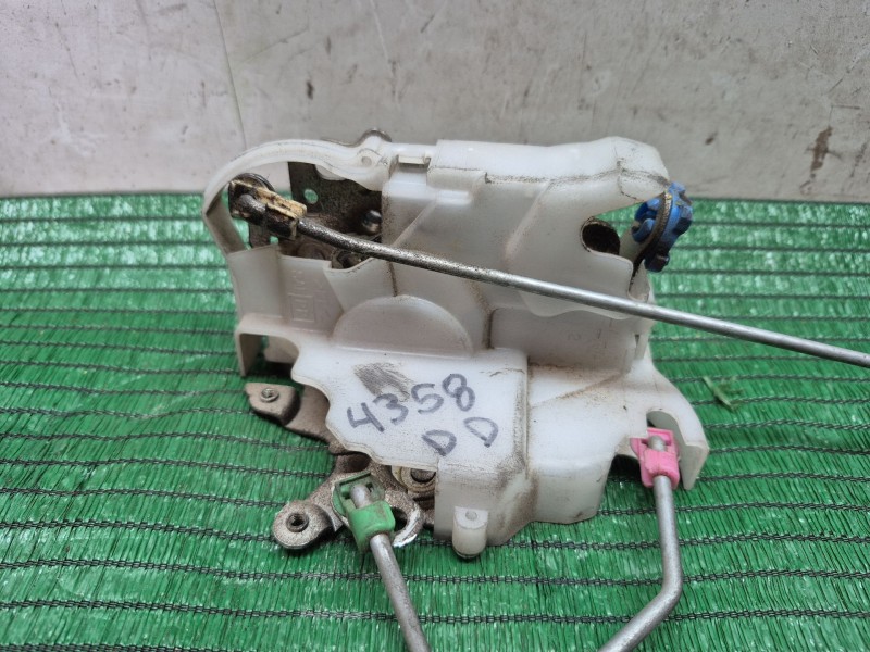 Recambio de cerradura puerta delantera derecha para nissan cabstar tlo referencia OEM IAM   