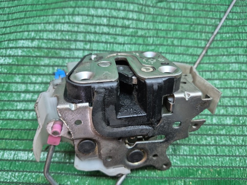 Recambio de cerradura puerta delantera derecha para nissan cabstar tlo referencia OEM IAM   