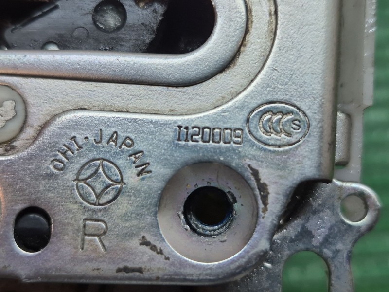 Recambio de cerradura puerta delantera derecha para nissan cabstar tlo referencia OEM IAM   