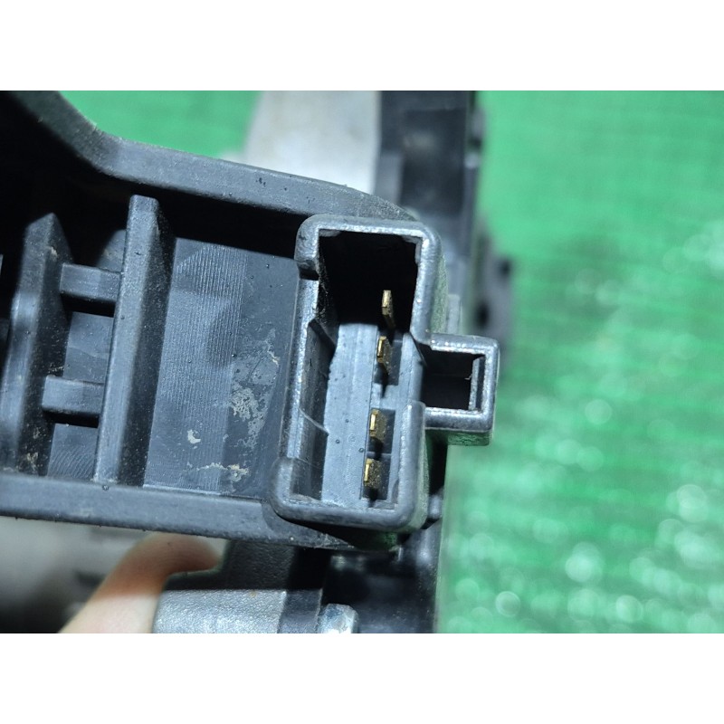 Recambio de motor limpia trasero para kia carens iv 1.7 crdi referencia OEM IAM   