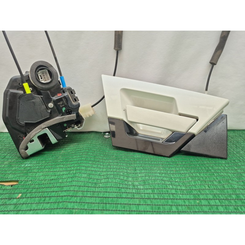 Recambio de cerradura puerta trasera izquierda para toyota c-hr (_x1_) 1.8 hybrid (zyx10_, zyx11_) referencia OEM IAM   