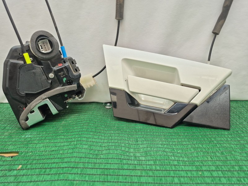 Recambio de cerradura puerta trasera izquierda para toyota c-hr (_x1_) 1.8 hybrid (zyx10_, zyx11_) referencia OEM IAM   