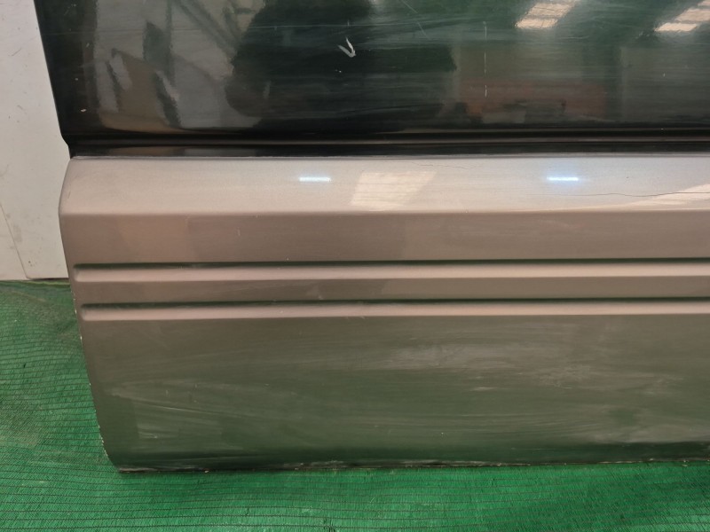 Recambio de puerta delantera derecha para nissan terrano/terrano.ii (r20) elegance referencia OEM IAM    Recambio de puerta delantera derecha para nissan terrano/terrano.ii (r20) elegance referencia OEM IAM