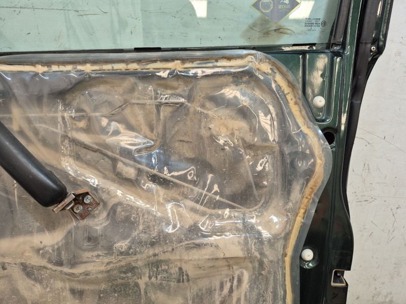 Recambio de puerta delantera derecha para nissan terrano/terrano.ii (r20) elegance referencia OEM IAM    Recambio de puerta delantera derecha para nissan terrano/terrano.ii (r20) elegance referencia OEM IAM