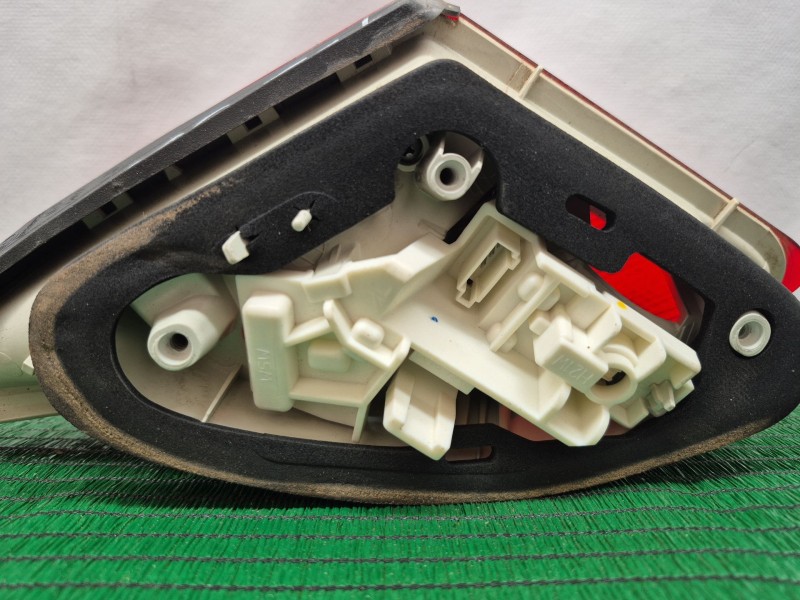 Recambio de piloto trasero izquierdo interior para opel astra j (p10) 1.7 cdti (68) referencia OEM IAM   