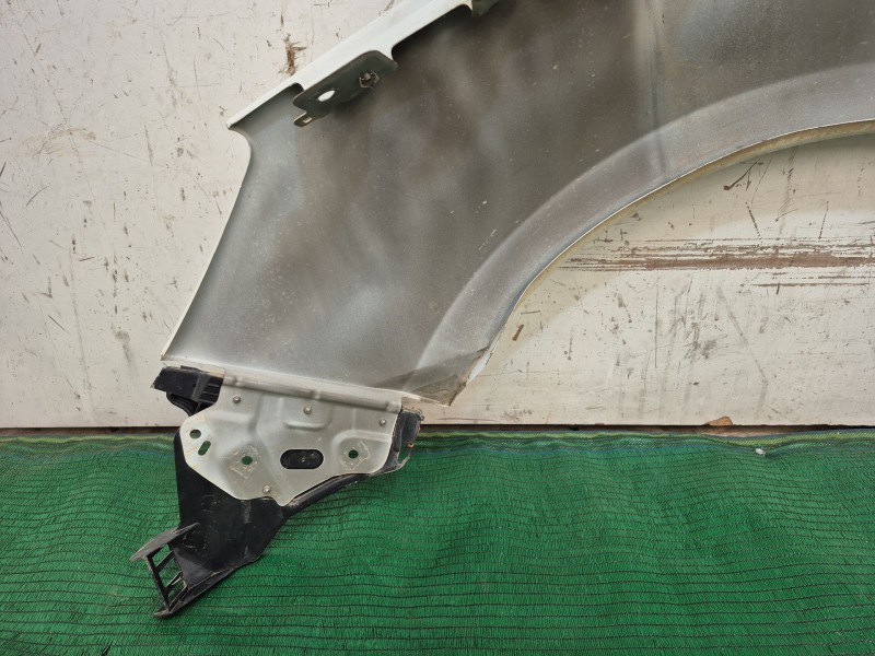 Recambio de aleta delantera derecha para opel astra j (p10) 1.7 cdti (68) referencia OEM IAM   