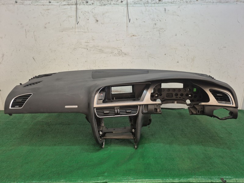 Recambio de salpicadero para audi a5 (8t3) 2.0 tdi referencia OEM IAM 8T2857069 8T2857069 8T2858041