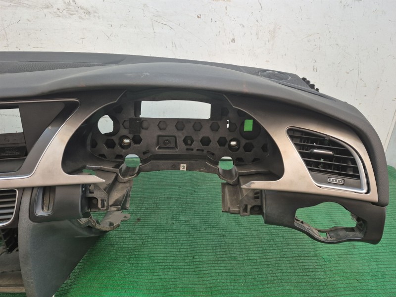 Recambio de salpicadero para audi a5 (8t3) 2.0 tdi referencia OEM IAM 8T2857069 8T2857069 8T2858041