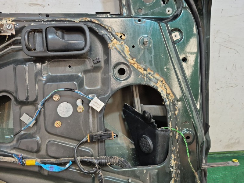 Recambio de puerta delantera izquierda para nissan terrano/terrano.ii (r20) elegance referencia OEM IAM    Recambio de puerta delantera izquierda para nissan terrano/terrano.ii (r20) elegance referencia OEM IAM