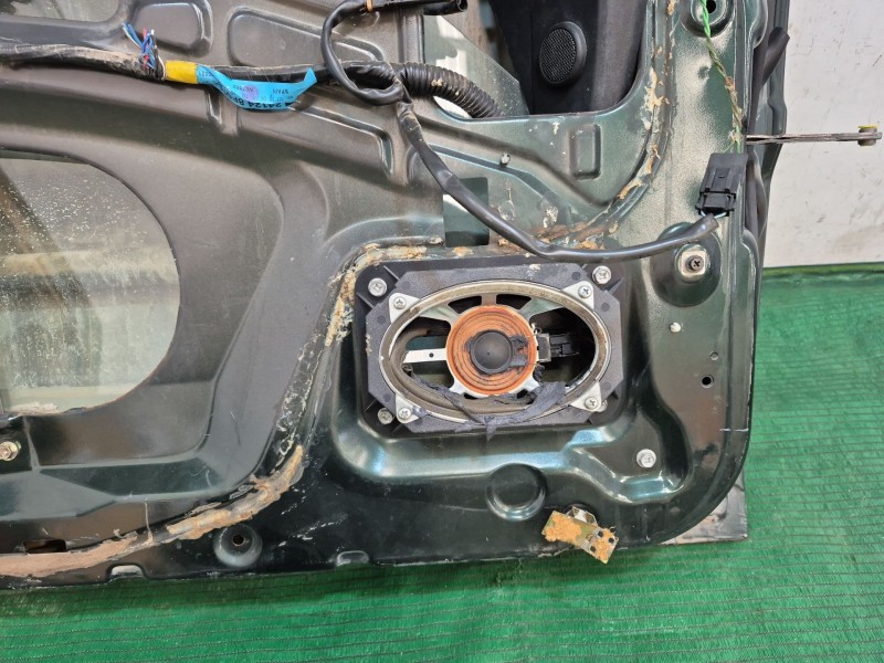 Recambio de puerta delantera izquierda para nissan terrano/terrano.ii (r20) elegance referencia OEM IAM    Recambio de puerta delantera izquierda para nissan terrano/terrano.ii (r20) elegance referencia OEM IAM
