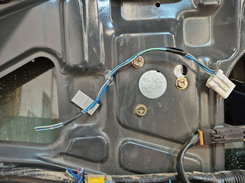 Recambio de puerta delantera izquierda para nissan terrano/terrano.ii (r20) elegance referencia OEM IAM    Recambio de puerta delantera izquierda para nissan terrano/terrano.ii (r20) elegance referencia OEM IAM