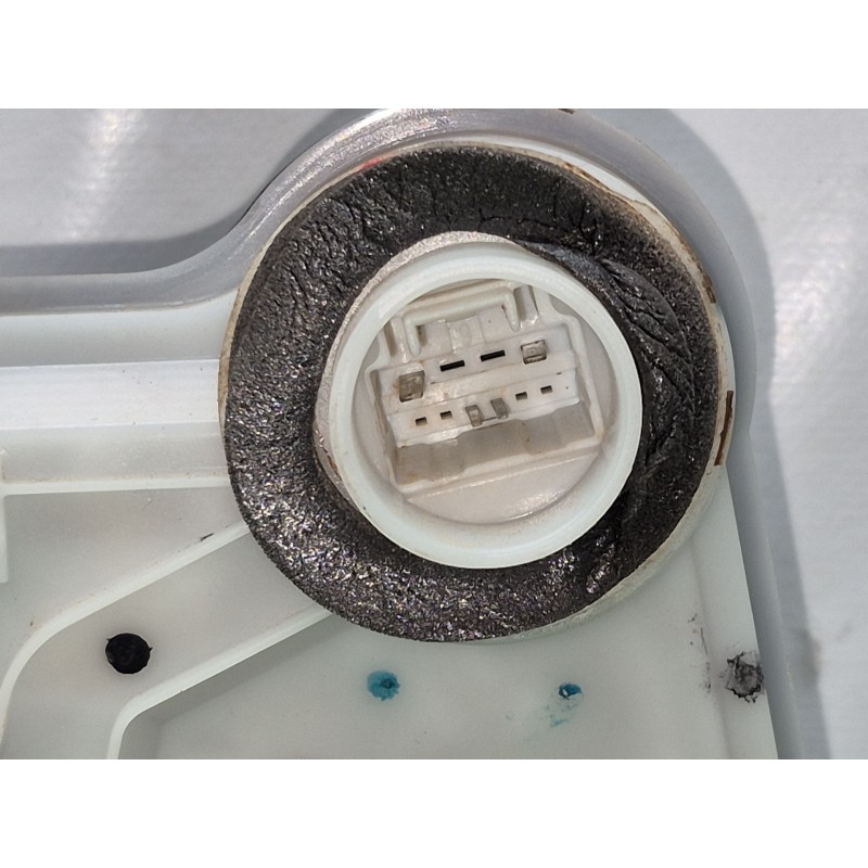 Recambio de cerradura puerta delantera derecha para toyota c-hr (_x1_) 1.8 hybrid (zyx10_, zyx11_) referencia OEM IAM   