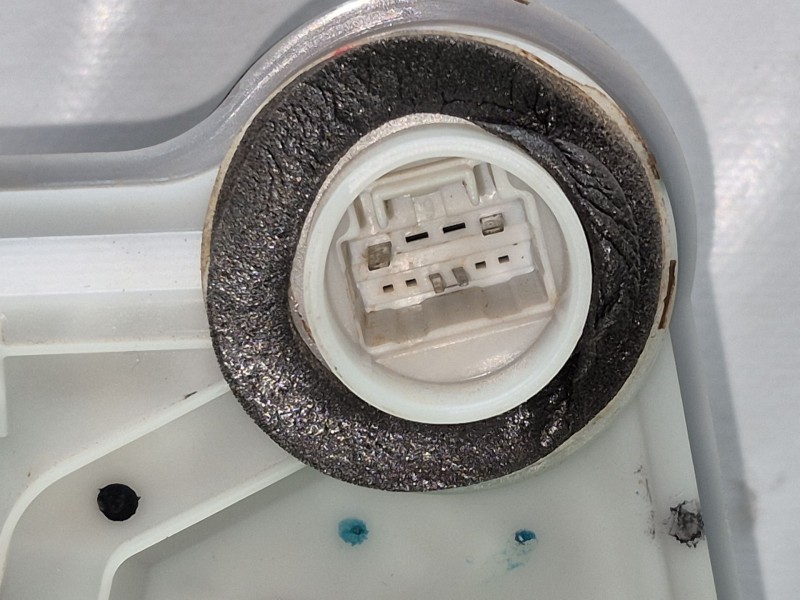 Recambio de cerradura puerta delantera derecha para toyota c-hr (_x1_) 1.8 hybrid (zyx10_, zyx11_) referencia OEM IAM   